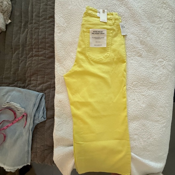 Good American Yellow Wide-Leg Cropped Jeans - Picture 4 of 4